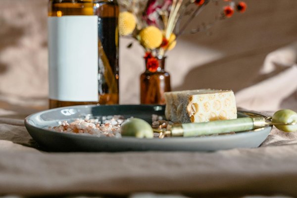 Transformez votre garde-robe de printemps : Astuces inspirantes pour assortir vos foulards en cachemire